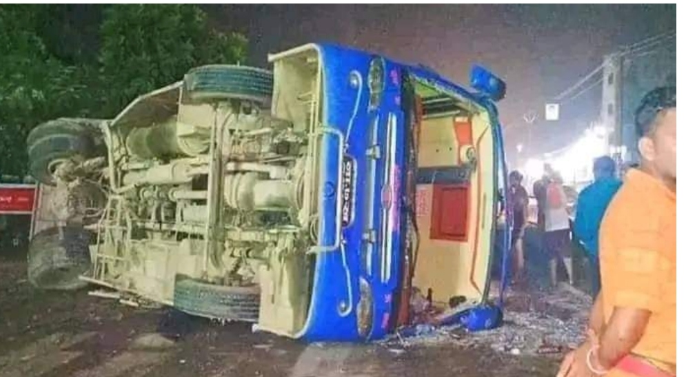 बारागढीका बैद्यनाथधाम हिडेका तिर्थालु बस भारतमा दुर्घटना, २५ जना घाइते