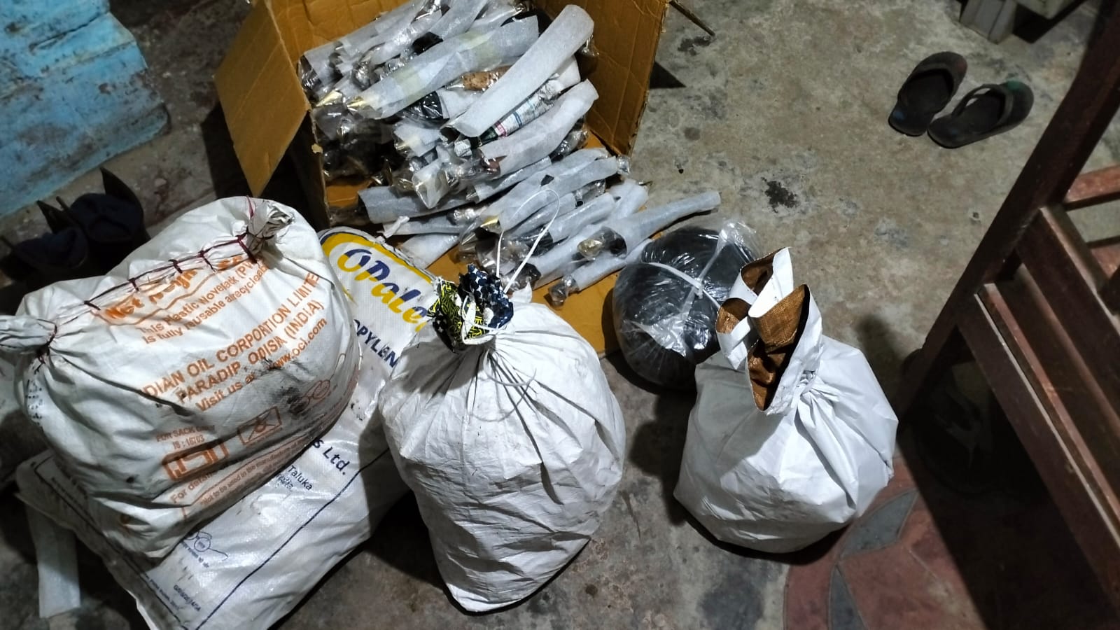 बारा प्रहरीले झण्डै ६४ लाख बराबरको समान अनुसन्धान कार्यालय पथलैयामा बुझायो