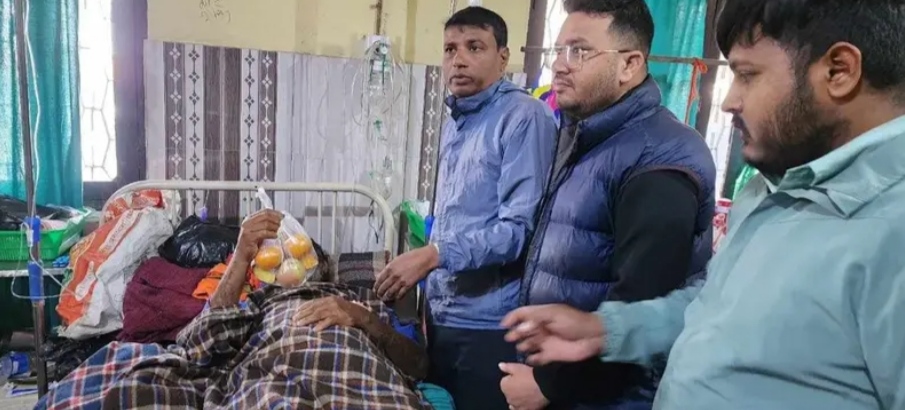 प्रेस सेन्टर बाराद्धारा जनयुद्ध दिवसको अवसरमा रचनात्मक कार्य, अस्पतालका ८५ जना विरामीलाई फलफुल वितरण