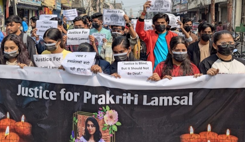 प्रकृति लम्सालको शंकास्पद मृत्यु र कीट विरुद्ध विरगंजमा विद्यार्थीद्धारा मौन जुलुस