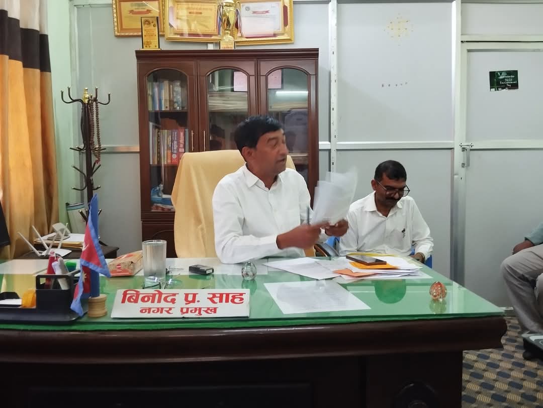 कलैयामा पर्ने तीन किमि  मानवत- मटिअर्वाको अधुरो सडकखण्ड बनाउन मेयर साहले गरे आमरण अन्सनको घोषणा