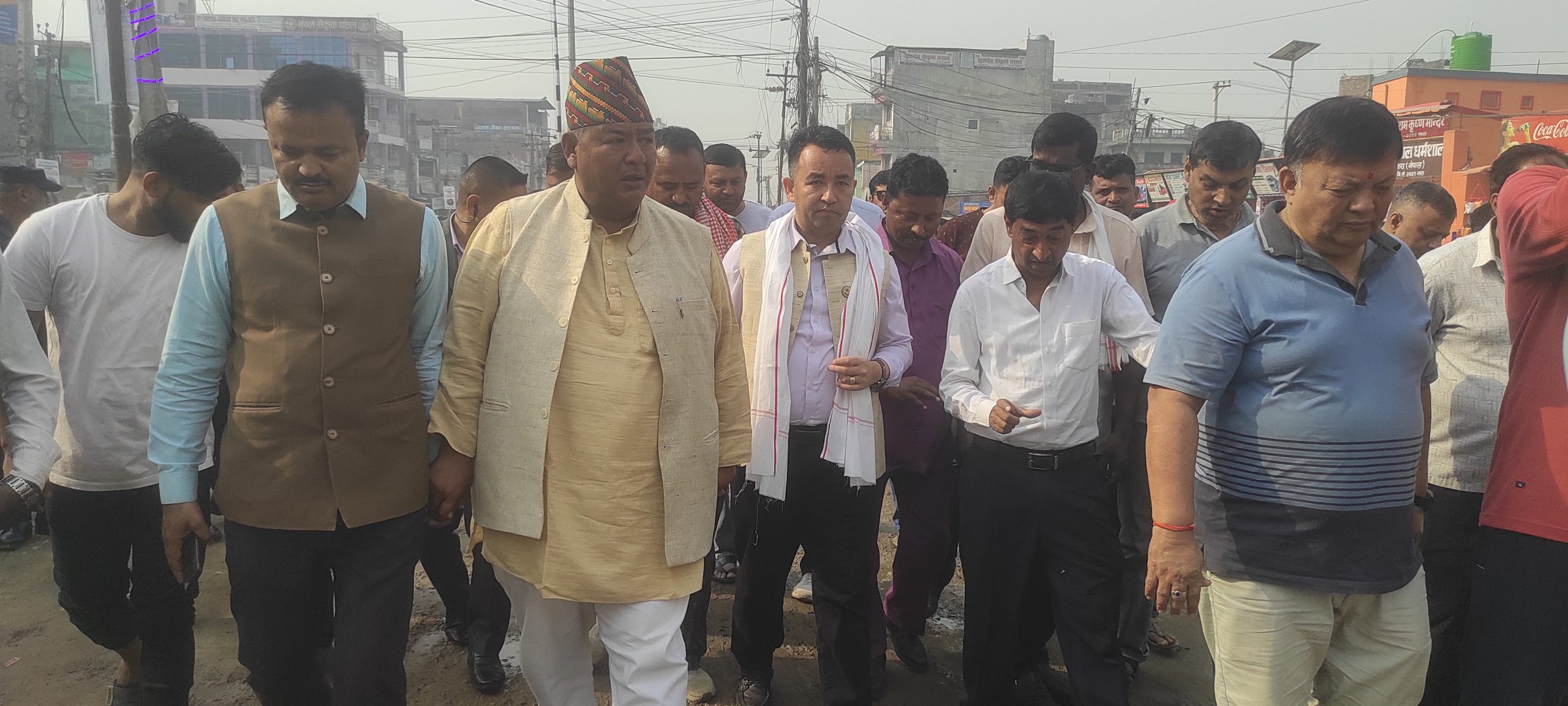 संसदीय अनुगमन समिति द्धारा मानवत-मटिअर्वा स्थित कलैयाको अधुरो सडकको निरिक्षण