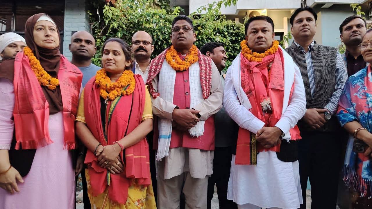 मधेशमा एमाले सरकार गठन, मुख्यमन्त्रीमा सरोज यादव, लखन दास सहित  संघीय समाजवादी र राप्रपाबाट एक–एक मन्त्री नियुक्त