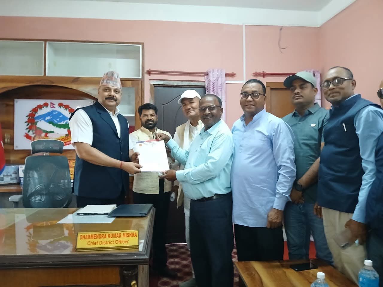 कलैयामा एमालेको विरोध प्रदर्शन, प्रशासनमा बुझायो ज्ञापनपत्र