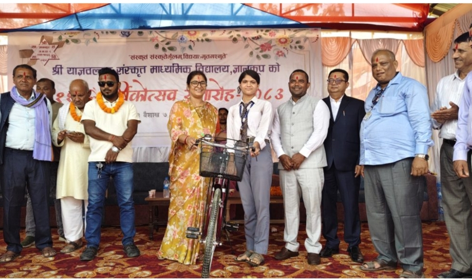 मधेशमा शिक्षक अभाव गम्भीर, शिक्षा सुधारका लागि दरबन्दी थप गर्न मन्त्री तिवारीको माग